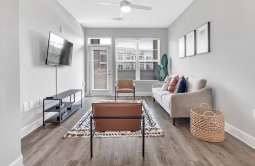 Paw Creek Apartment | Northlake Gem minutes from Uptown