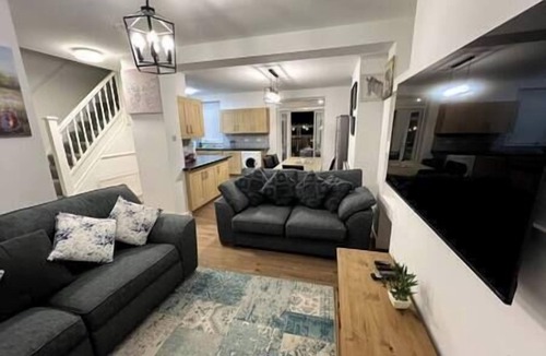 Newcastle-upon-Tyne House | Numero Venti Aparthouse*wi fi* parking* Hot Tub
