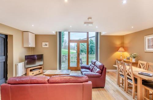Ware House | Oak Cottage