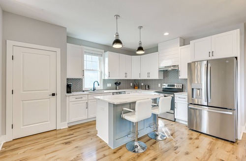 Tranquil Harbour House | Oak Island Coastal Home w/Covered Deck!