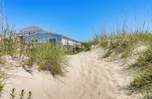 Yaupon Beach Apartment | Oak Island Condo w/Ocean View: Steps to Beach!