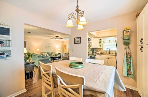 Tranquil Harbour Cottage | Oak Island Home w/Fenced Yard, Walk to Long Beach