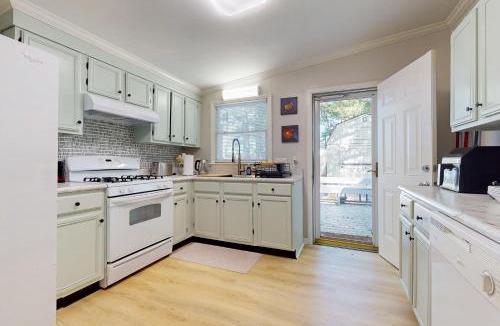 Wilmington House | Oak Tree Breeze