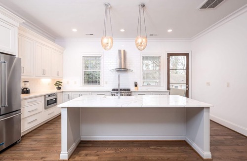 Oakhurst House | Oakhurst Cottage #2 Close to Uptown Charlotte