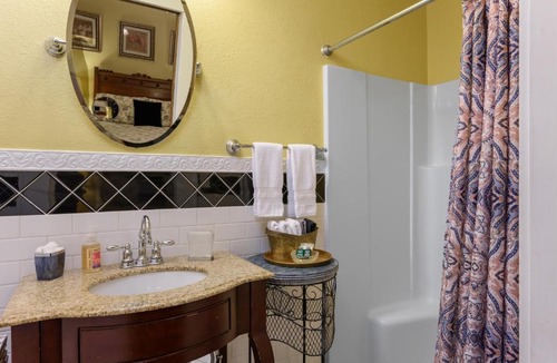 Asheville Bed & Breakfast | Oakland Cottage Bed and Breakfast