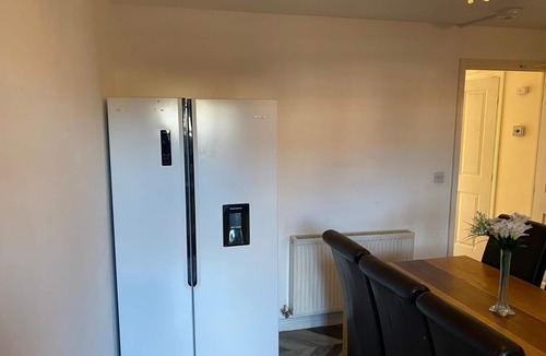 Newcastle-upon-Tyne House | Oasis Abode @ Ashover Newcastle: Two ensuites, and two double beds room.