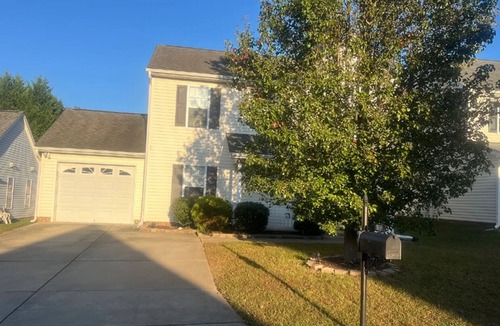McLeansville House | Oasis Charming 3-bedroom house in Greensboro with WiFi, fitness room