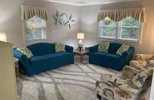 Colington House | OBX cottage 15 minutes from the beach