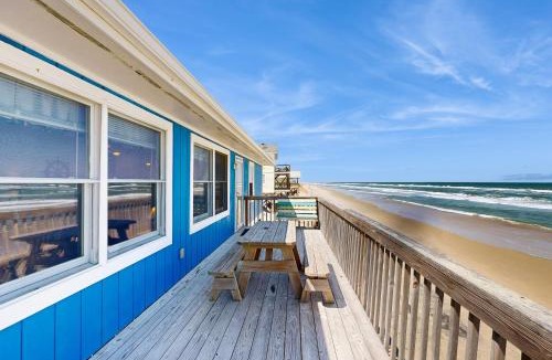 South Nags Head House | OBX Oceanfront Cozy Cottage