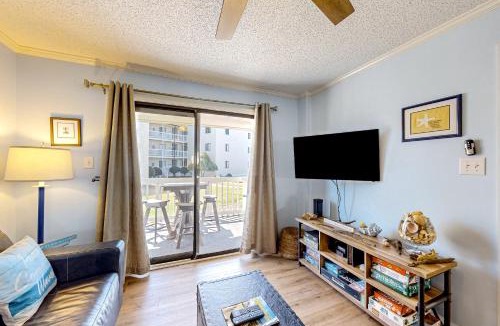 Emerald Isle Apartment | Ocean Breeze 106B
