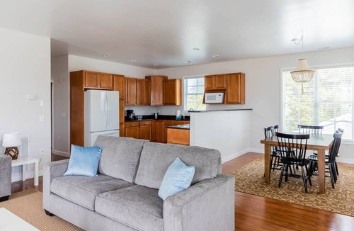 Wilmington Beach House | Ocean Breeze at CB - 0.2miles to the Beach!
