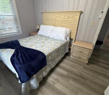 Windy Hill Apartment | Ocean Breeze ground floor, walk to beach ,pets ok