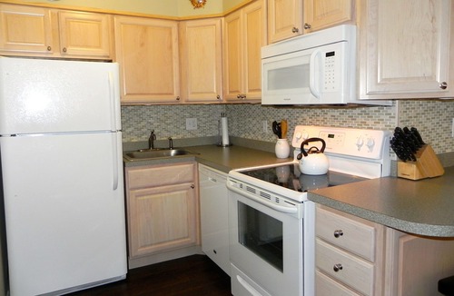 Duck Condo | Ocean Breeze - Two Minute Walk to the Beach, One if You Run!