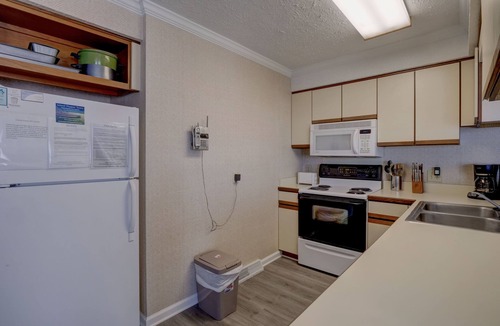 Kure Beach Condo | Ocean Dunes 104 – Spacious oceanfront condo at Ocean Dunes in Kure Beach