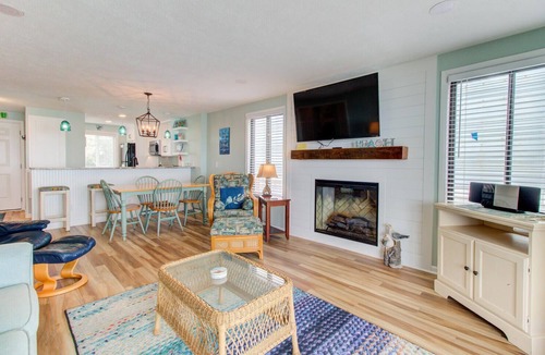 Kure Beach Condo | 🌊Ocean Dunes 2101A: Oceanfront 2BR Condo w/Community Pool🌊