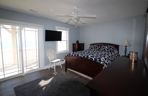 Surf City House | Ocean Front 3 Bedrooms