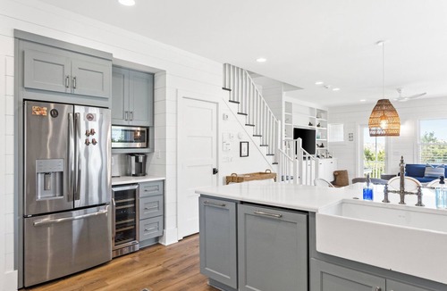 South Beach House | Ocean Front Renovated - Steps To Beach- 4BR 3 Full 2 Half BA Bhi Club Pet