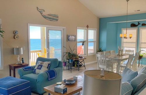 McCutcheon Field House | Ocean Panoramic view with Elevator and 4 bedrooms.