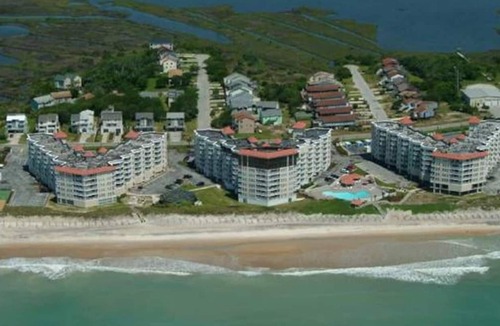 McCutcheon Field Condo | Ocean Paradise-Beach Views in perfect location