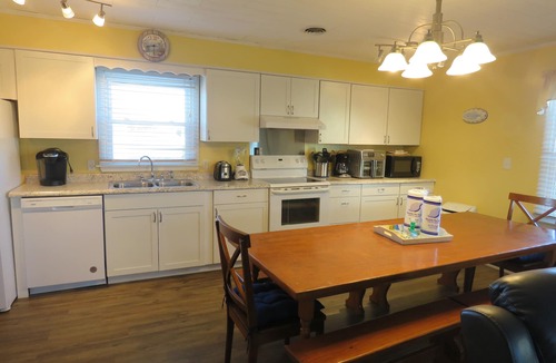 South Nags Head House | Ocean Side/Crow's Nest Views/Fenced pet yard/xbox one S/pet friendly