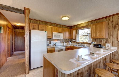 Salvo House | ocean-side vacation gem steps to beach w/central AC, WiFi, balcony, washer/dryer