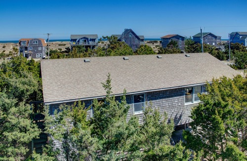 Salvo House | ocean-side vacation gem steps to beach w/central AC, WiFi, balcony, washer/dryer