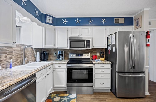 Ash Condo | Ocean View 2br/2ba-Sleep 6-Full Kitchen-Pool-Beach-WIFI