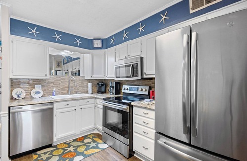 Ash Condo | Ocean View 2br/2ba-Sleep 6-Full Kitchen-Pool-Beach-WIFI