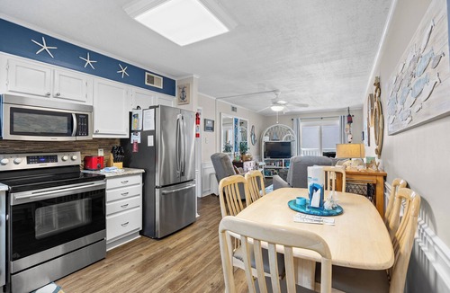 Ash Condo | Ocean View 2br/2ba-Sleep 6-Full Kitchen-Pool-Beach-WIFI
