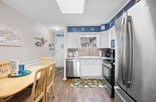 Ash Condo | Ocean View 2br/2ba-Sleep 6-Full Kitchen-Pool-Beach-WIFI