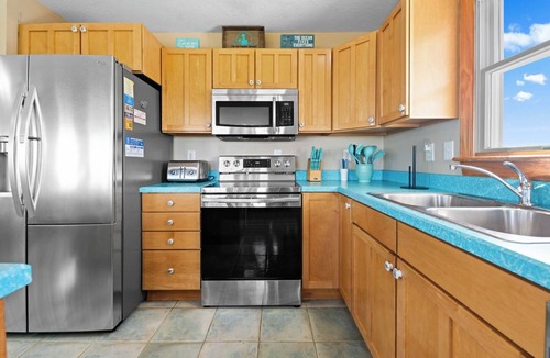 South Nags Head House | 🏖 Ocean Views! 🌅Heated Pool, 🎯Game Room, 💦Hot Tub, Mini Golf & Steps to Sand