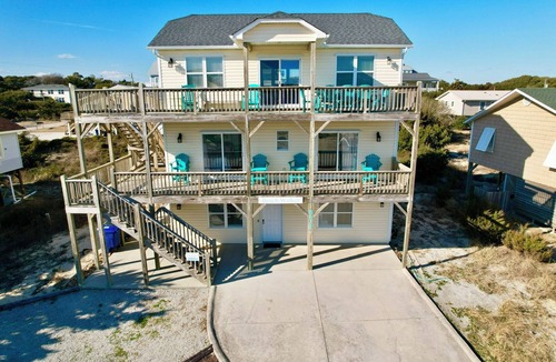 Emerald Isle House | Ocean Views, Private Pool, sleeps 15, easy beach access, dog friendly