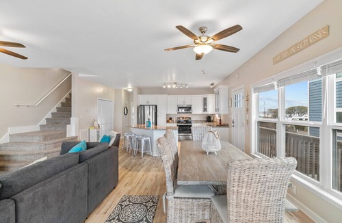 North Topsail Beach House | Oceanfront 5 BD Pet Friendly Oasis - AUG 18-22 open