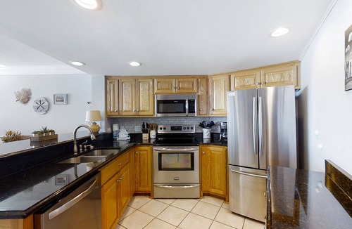 Atlantic Beach Condo | Oceanfront, 5th-Floor Condo with Ocean View, WiFi & Shared Pools/Hot Tub/Gym