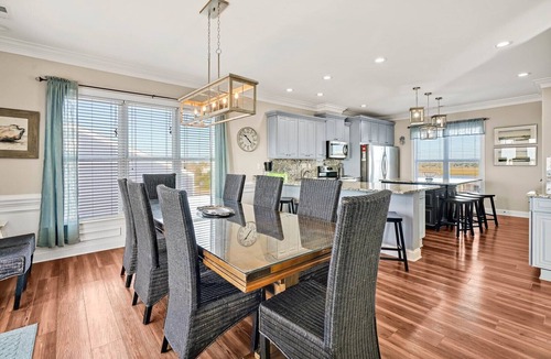 Oak Island House | Oceanfront 8 BR/6 BA-Sleeps 20-Great Home w/Elevated Pool in Deck