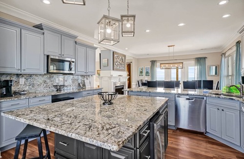 Oak Island House | Oceanfront 8 BR/6 BA-Sleeps 20-Great Home w/Elevated Pool in Deck