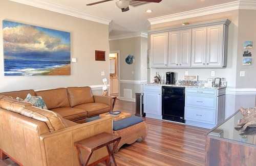 Oak Island House | Oceanfront 8 BR/6 BA-Sleeps 20-Great Home w/Elevated Pool in Deck