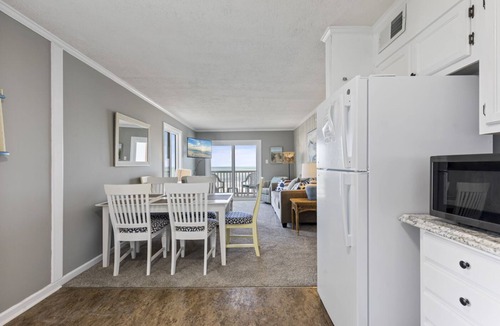 Ash Condo | Oceanfront Corner Unit with Pool & Direct Beach Access