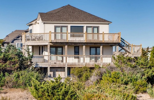 Salvo House | Oceanfront Dog Friendly Home with Private Pool, Hot Tub, Game Room, Basketball