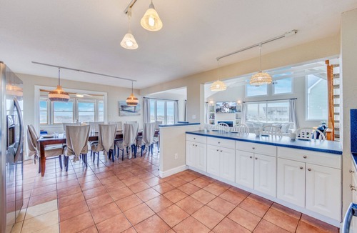 Waves House | Oceanfront Dog Friendly w/Private Pool, Hot Tub, Game Room, Cargo Lift, Tennis