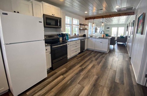 South End Cottage | OCEANFRONT HAVEN: Your perfect getaway awaits in this classic beach cottage!