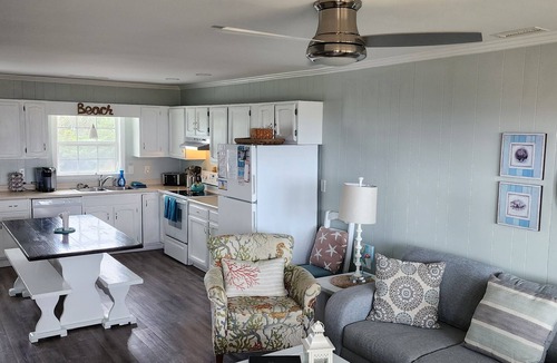 Emerald Isle House | OCEANFRONT HALF DUPLEX SLEEPS 9 w 4 BDRMS, 3 ARE OCEANVIEW! BEST PART OF E ISLE!