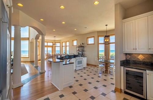 Hatteras House | Oceanfront Hatteras home w/endless views, pool, hot tub, rec room & more!