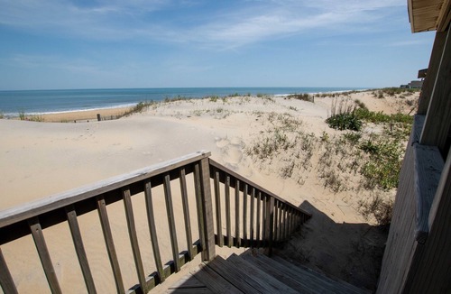 Kitty Hawk House | OCEANFRONT, Ocean Views, Close to Beach, Close to Shopping, KH55, Carolina Dream