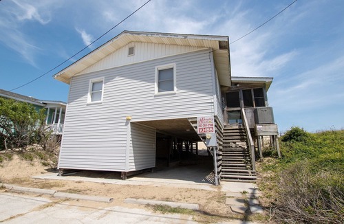 Kitty Hawk House | OCEANFRONT, Ocean Views, Close to Beach, Close to Shopping, KH55, Carolina Dream