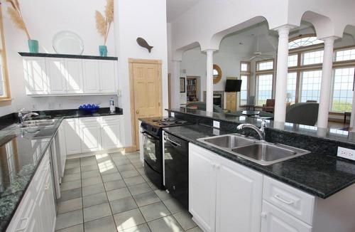 Pine Island House | OCEANFRONT, Pool, Ocean Views, Rec Rm, PI198, Key Largo