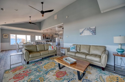 Ocean Ridge House | Oceanfront 5 bedroom/5.5 bath home on beautiful Topsail Island