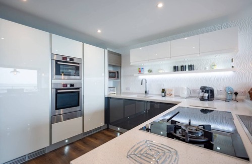 Pevensey Villa | Oceanfront Villa with Stunning Beach Views