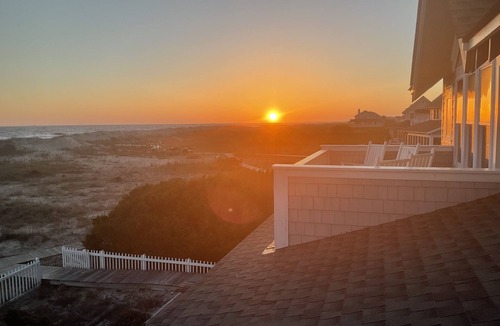 Flora's Bluff House | OCEANFRONT w/DIRECT BEACH ACCESS. Complete renovation ‘24 - BHIC and Shoals