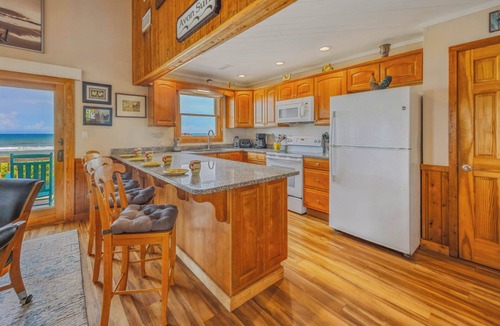 Avon House | Oceanfront w/Hot Tub, Game Room, Tiki Bar, Community Pool and Tennis/Pickleball